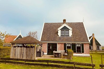 Comfortabele villa in Wieringer stijl, vlakbi...