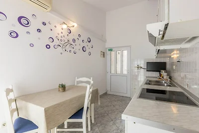 One Bedroom Apartment with Terrace and Sea Vi...