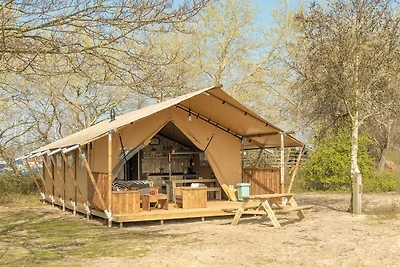 Luxe safarilodge aan het water
