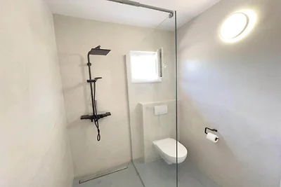 One bedroom apartment with sea view (1)