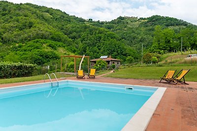 Malerische Wohnung in Fosciandora mit Pool