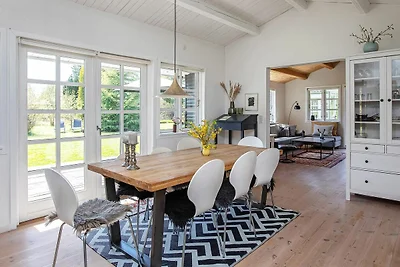 8 Personen Ferienhaus in Væggerløse