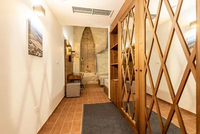 Historic Han Hideaway Deluxe Suite 1