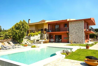 Geräumige Villa mit privatem Pool auf der Ins...