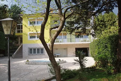 Cozy Apartments Matulji - One Bedroom Apartme...
