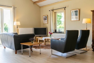 Ferienhaus am Waldrand und am Fluss Maas.