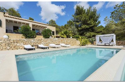 Vrijstaande villa op Ibiza met geweldig uitzi...