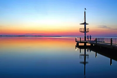 Gelukzaligheid aan het meer in de jachthaven ...