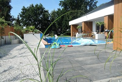 Haus mit Schwimmbad in Swinemünde für 16...