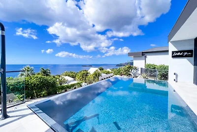 Villa a Bouillante con piscina a sfioro