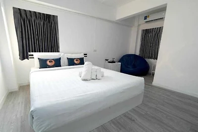 Moderne tweepersoonskamer kust van Pattaya