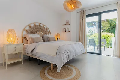 Elegant Villa with sea Views & Pool Marbella