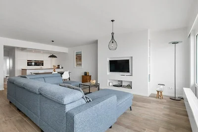 Modernes Apartment mit Meerblickterrasse