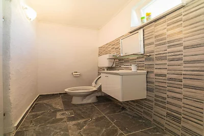 Tranquil and Stylish Apartment Kastel Novi - ...