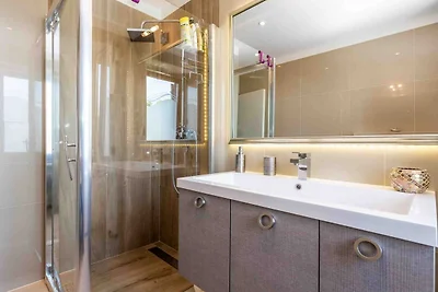 Modern Comfort  - One Bedroom Apartment...