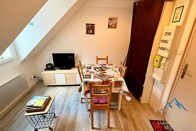 Rustikales Plätzchen am Flussuferweg