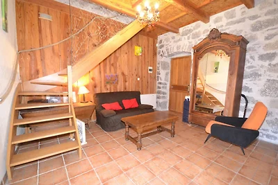 Vintage-Ferienhaus in Lanas mit Swimmingpool