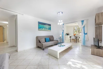Luxurious coastal villa in Gallipoli