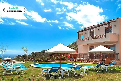 Einladende Villa in Triopetra mit Pool