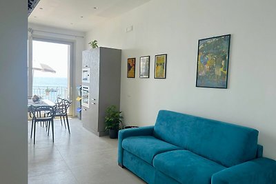 Mooi appartement aan zee in Giardini Naxos