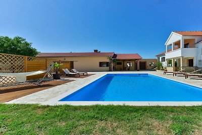 Villa in Zadar mit Schwimmbecken