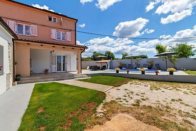 Ferienhaus in Smoljanci mit privatem Pool