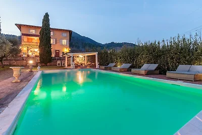 Zeitlose Eleganz Villa in der Nähe von Lucca