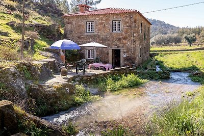 Ruhiges Ferienhaus mit eigenem Pool in Ponte ...