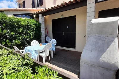 Villa in Port Venus mit Zugang zum Pool