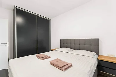 Apartment in der Nähe des felsigen Strandes...