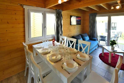 Komfortable Ferienhäuser, Pool und Whirlpool