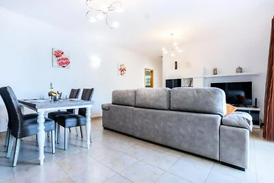 Wohnung in Lagos mit Pool und Balkon