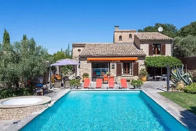 Villa in der Nähe von Avignon mit separaten...
