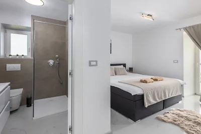 Apartments Bregha - Three Bedroom Apartment w...