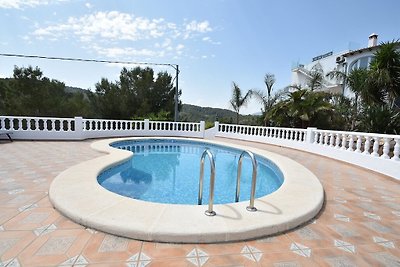 Fantastic villa in Oliva with private swimmin...