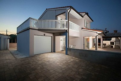 Moderne Villa mit Swimmingpool in Loborika