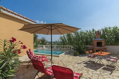 Villa in Roškići met zwembad