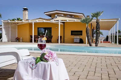 Villa mit privatem Pool und Klimaanlage