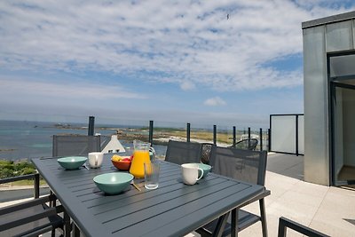 Luxuriöse 3-Zimmer-Wohnung mit Meerblick