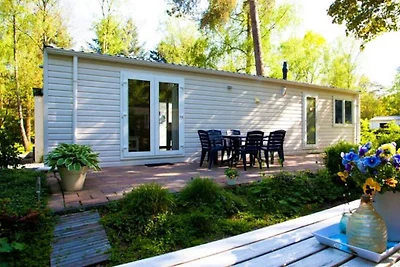 Gepflegtes Chalet in einem Ferienpark angrenz...