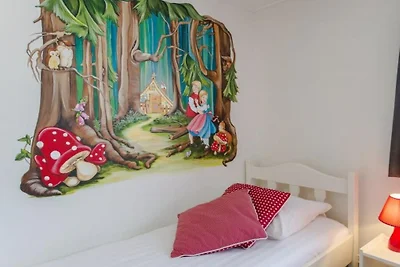 Ferienhaus in Nes mit Schwimmbecken