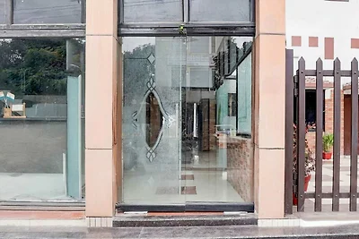 Super Hotel O Tyagi Road vicino