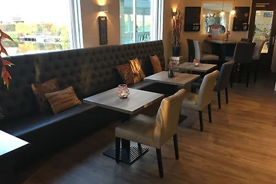 Villa sull'acqua sostenibile con...