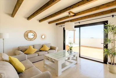 Villa mit Chill-out-Lounge und eigenem Pool i...
