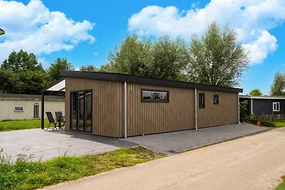 Ländliches Haus in einem Park in Molenschot