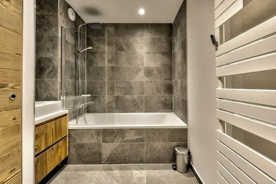 Apartment in Town Centre with Balcony