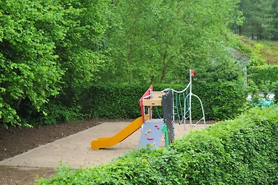 Modernes Apparment mit Kombimikrowelle in der...