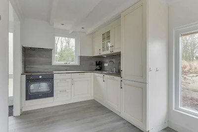Moderner komfortabler Bungalow in Strandnähe