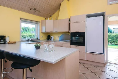 12 Personen Ferienhaus in Tarm-By Traum