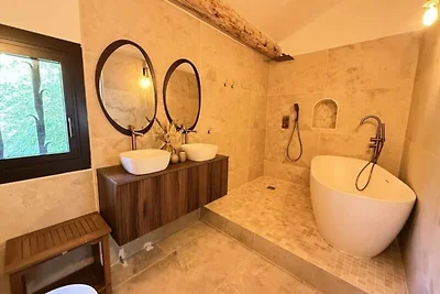 Huis in L'Isle-sur-la-Sorgue met Zwembad